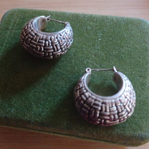 Silver plated full hoop earrings - Picture 2 of 3